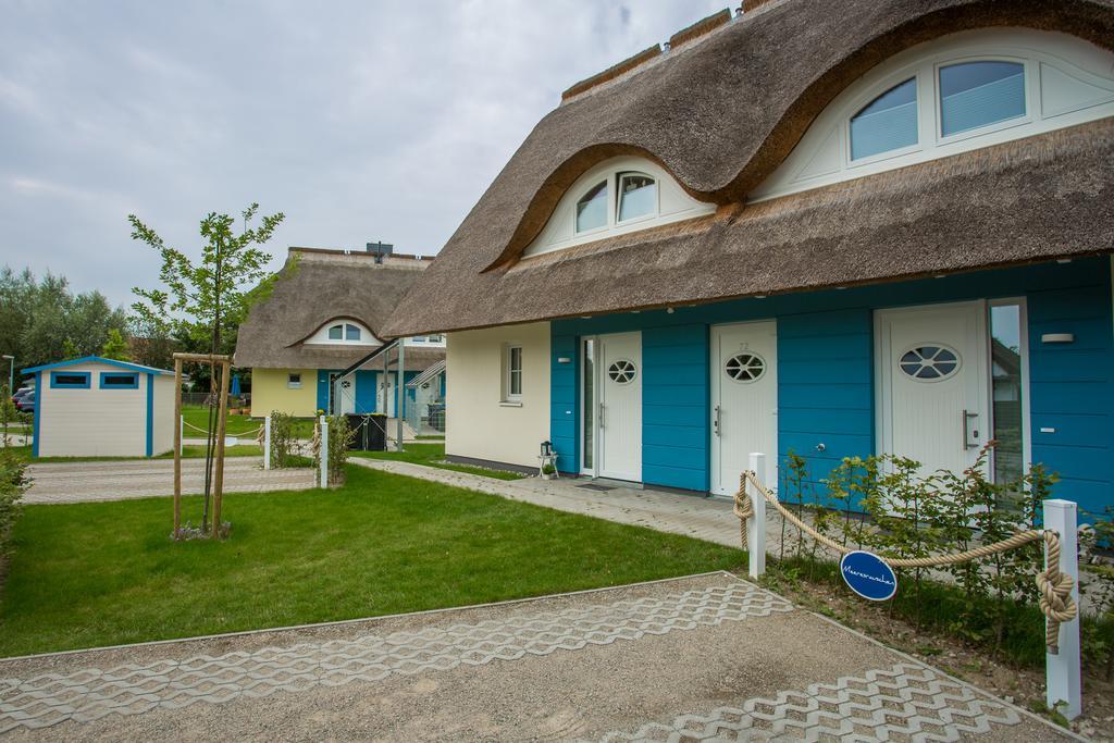 Reetdachhaeuser Boergerende Buitenkant foto
