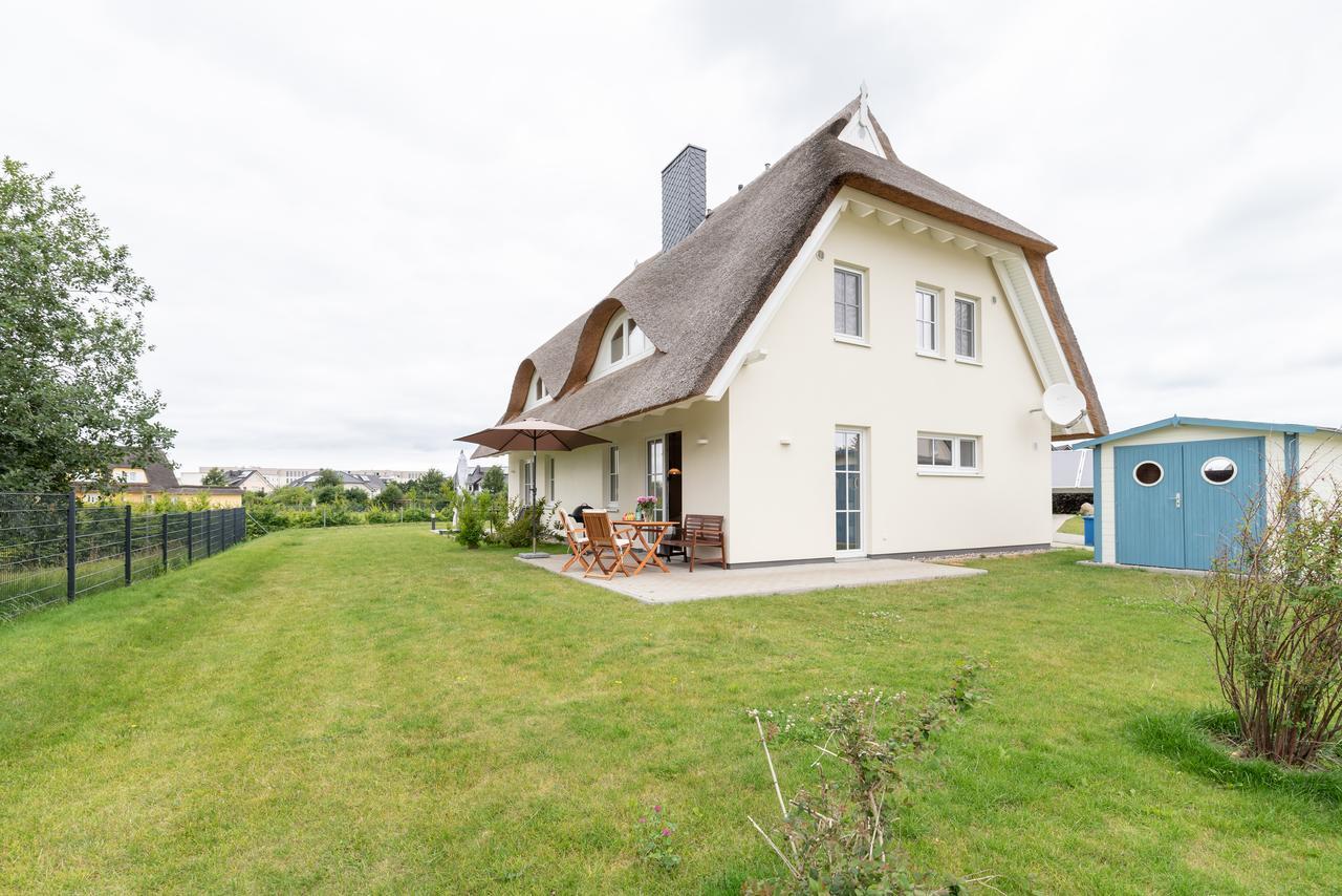 Reetdachhaeuser Boergerende Buitenkant foto