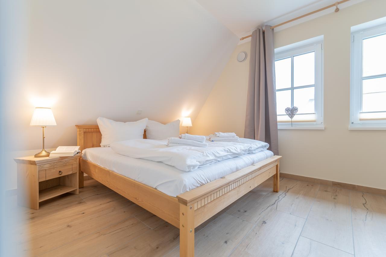 Reetdachhaeuser Boergerende Buitenkant foto